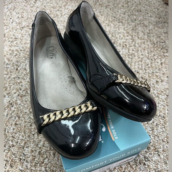 Women's Cliffs by White Mountain Charmed Ballet Flats Black patent 9.5 WIDE - Picture 3 of 3
